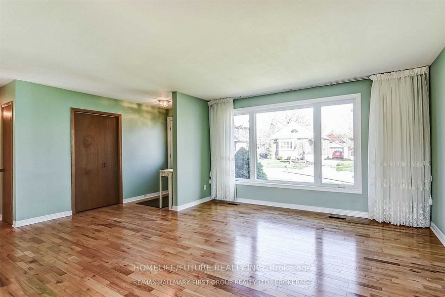 361 Gliddon Avenue Main, Oshawa, ON L1H 1Z6 photo 5
