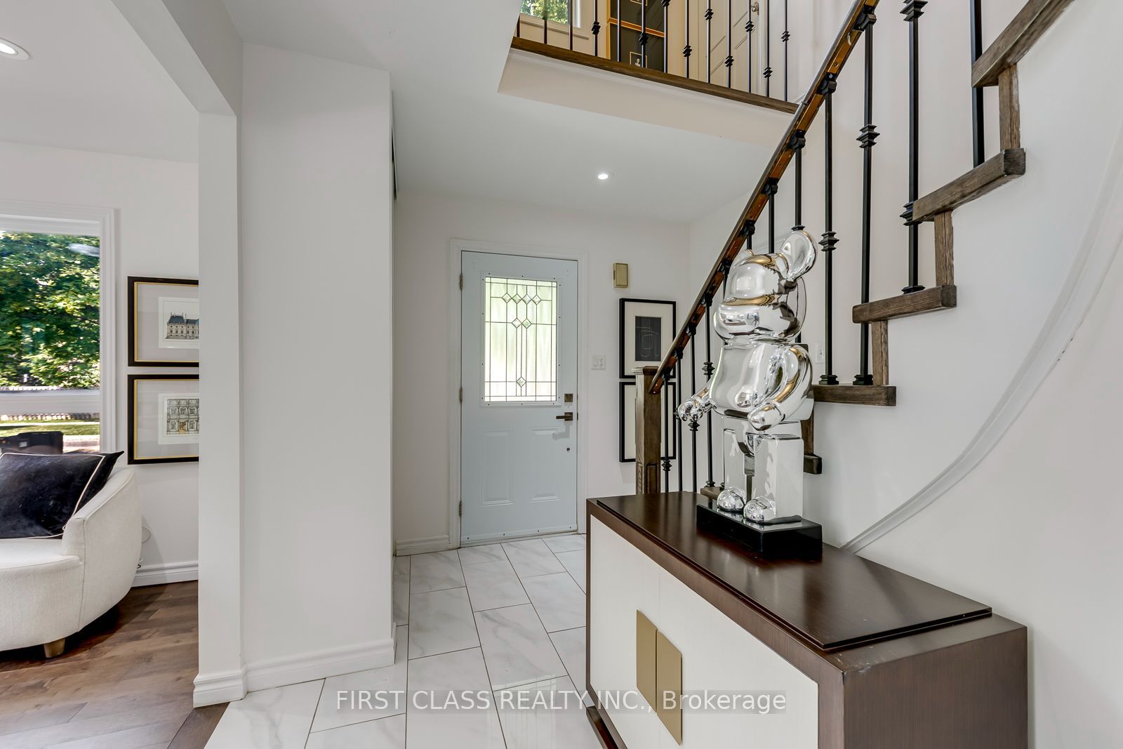 27 Alton Towers Circle, Toronto, ON M1V 3T2 photo 3
