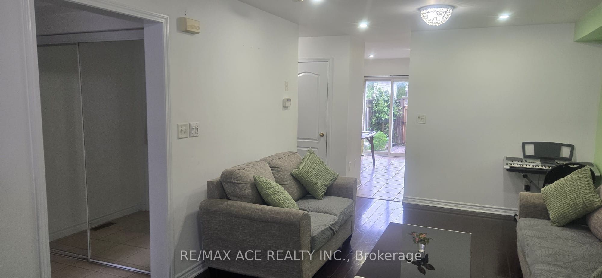 100 Staines Road, Toronto, ON M1X 1Y9 photo 4