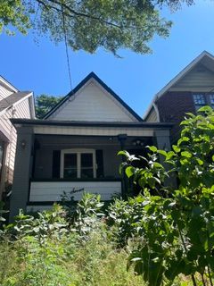 7 Wiley Avenue, Toronto, ON M4J 3W3