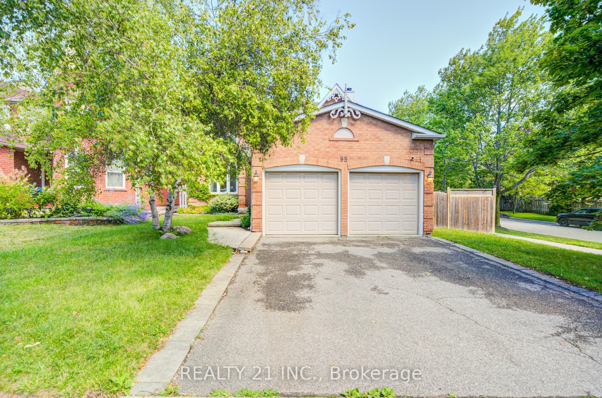 95 Hearne Crescent, Ajax, ON L1T 3P6