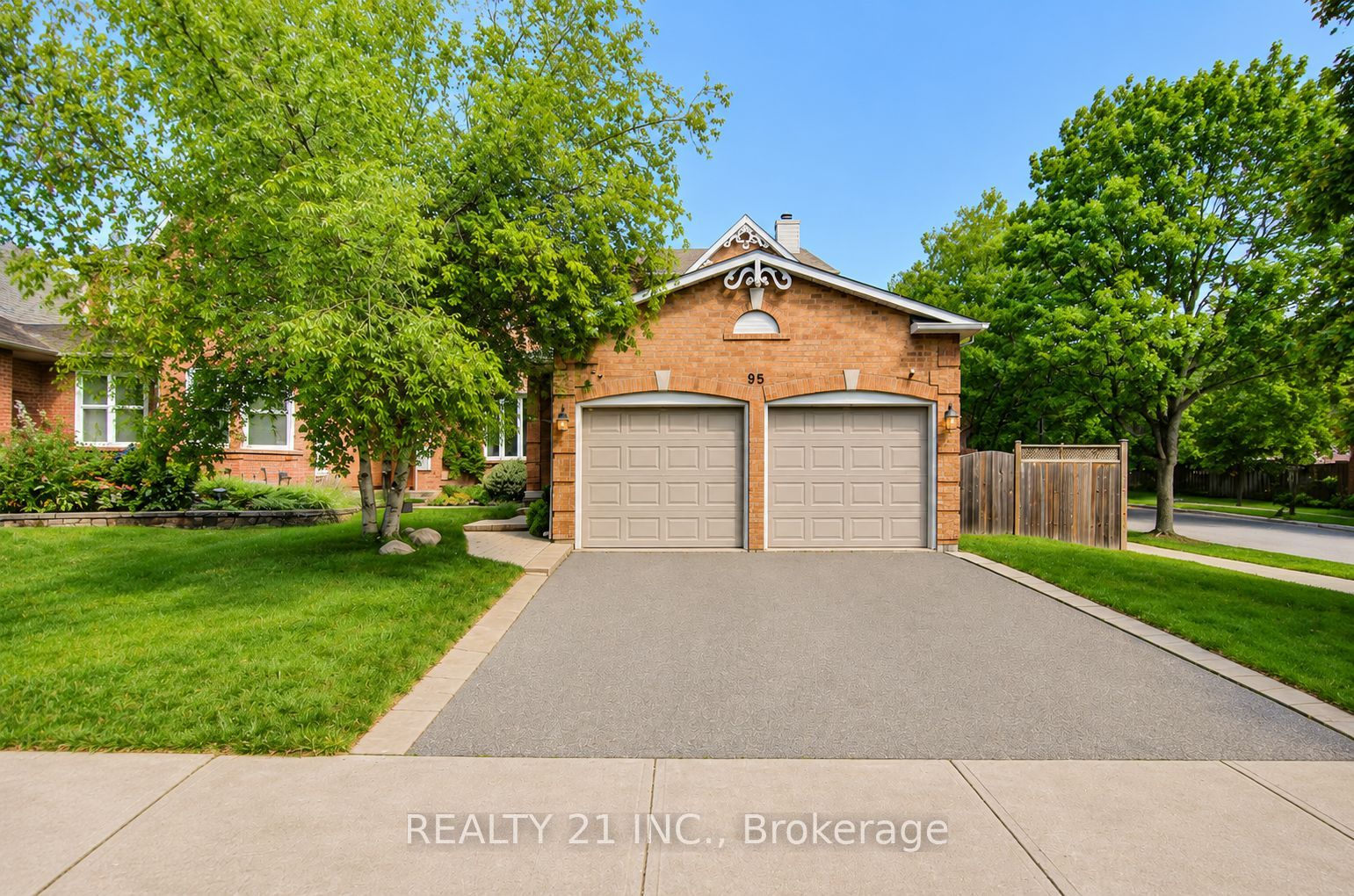 95 Hearne Crescent, Ajax, ON L1T 3P6 photo 4