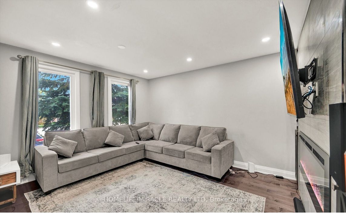 696 Sheppard Avenue, Pickering, ON L1V 1G3 photo 5