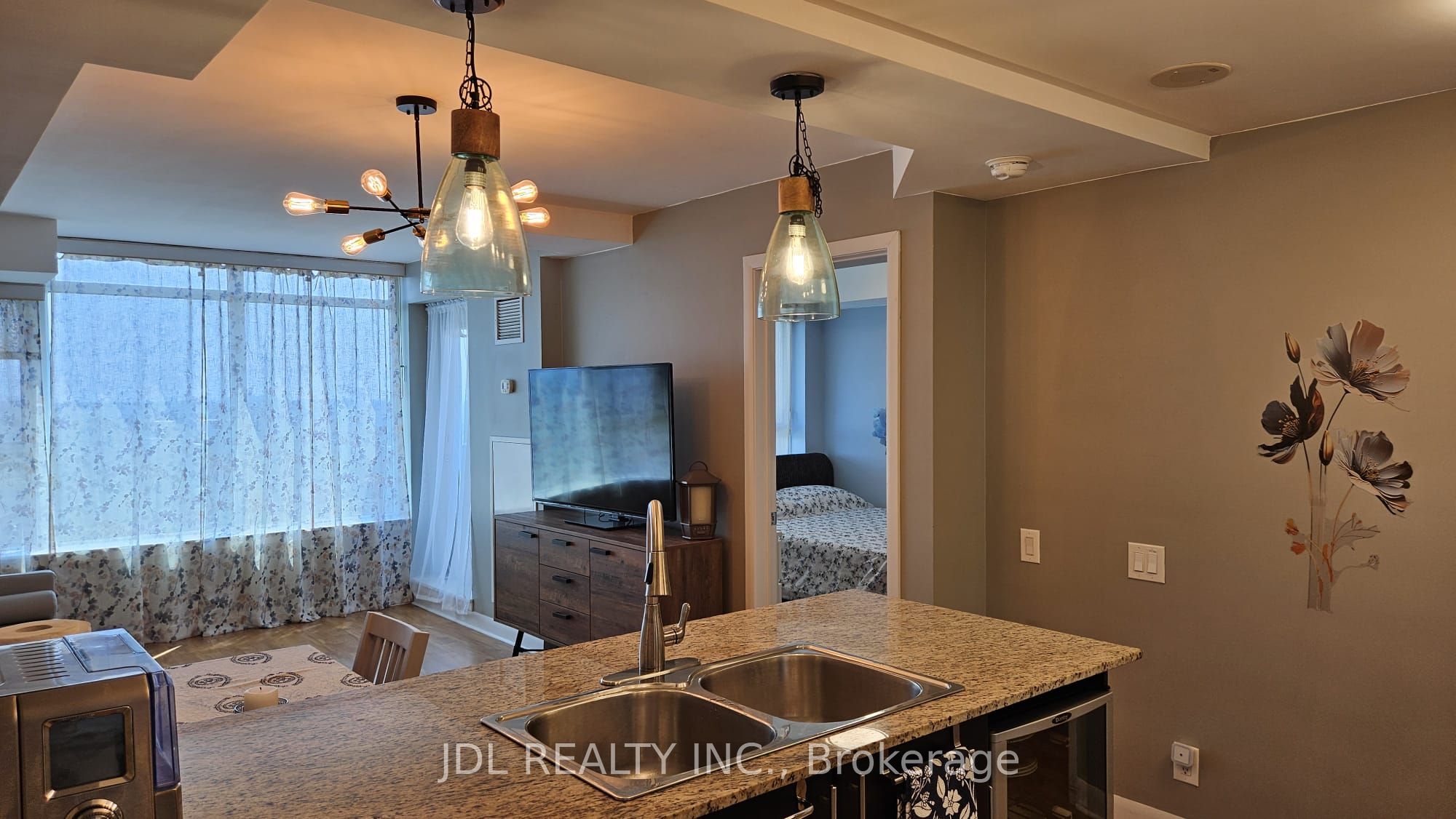 190 Borough Drive, Toronto, ON M1P 0B6 photo 4