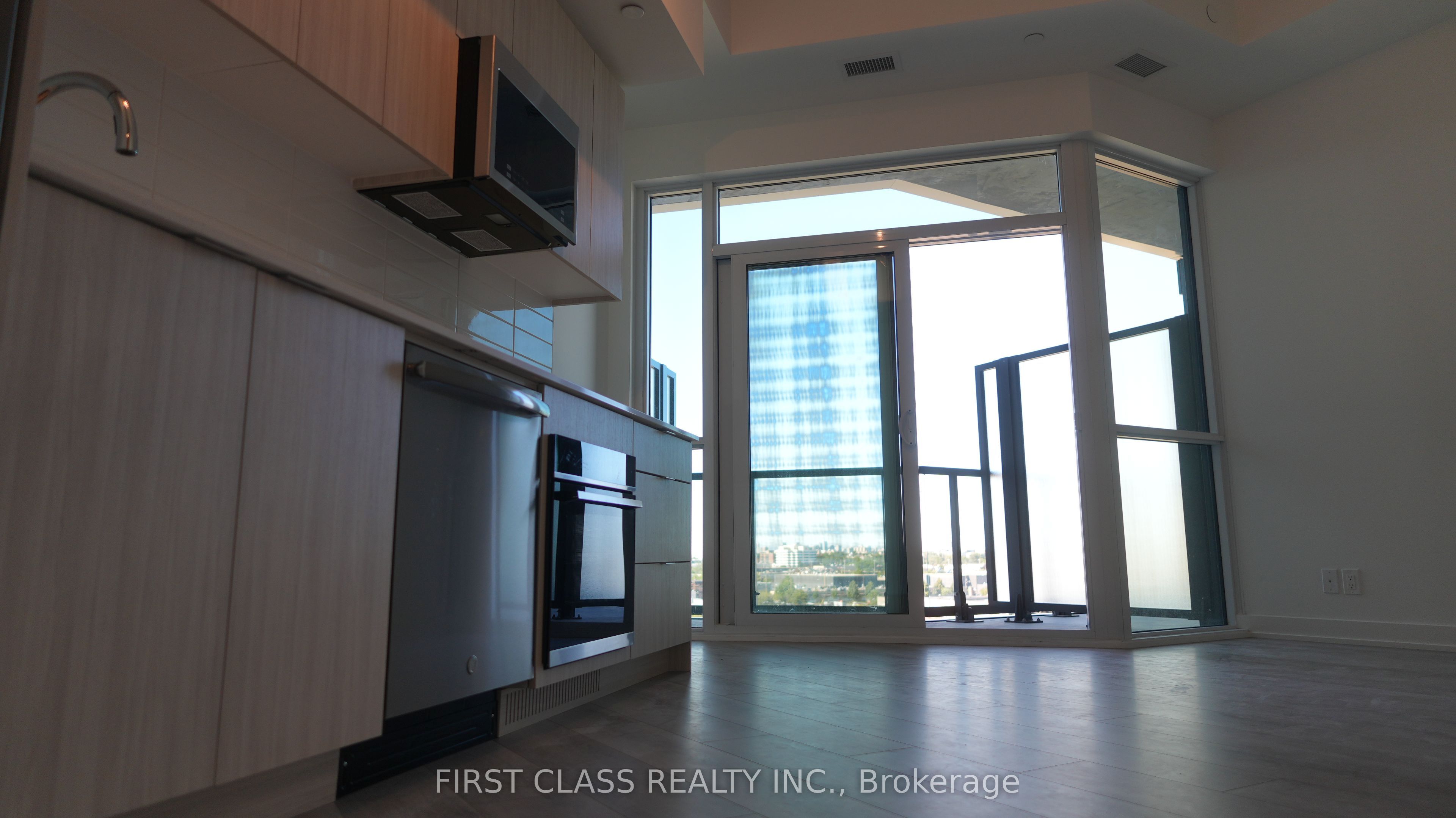 20 Deans Drive 819, Toronto, ON M1L 0J7 photo 4
