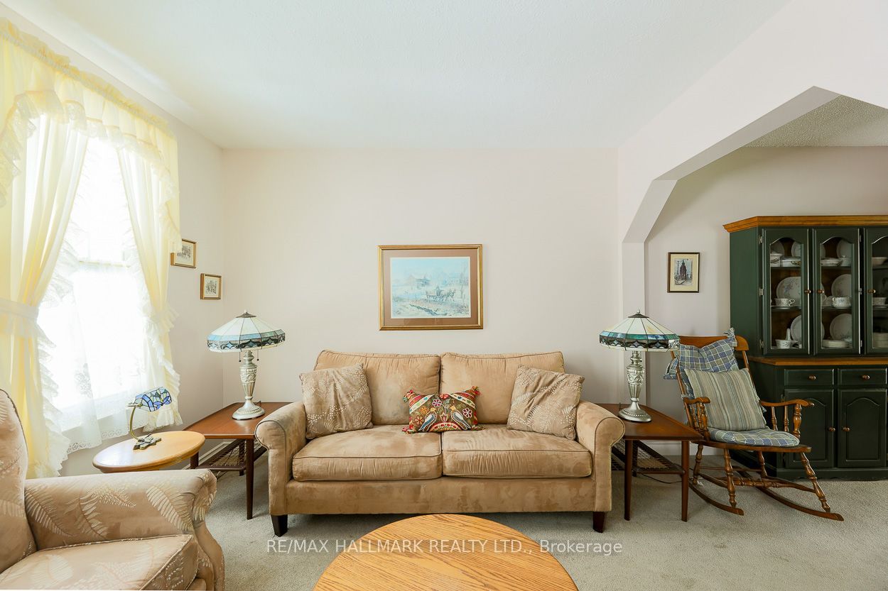 40 Pinegrove Avenue, Toronto, ON M1N 2G5 photo 5