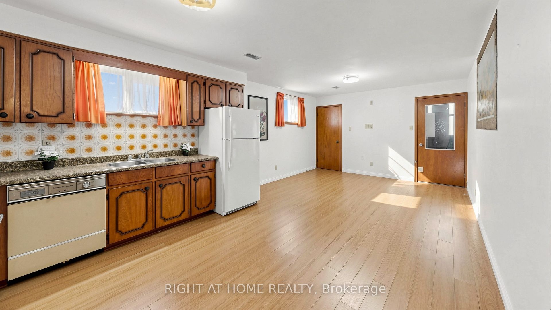 20 Torrens Avenue, Toronto, ON M4K 2H8 photo 5