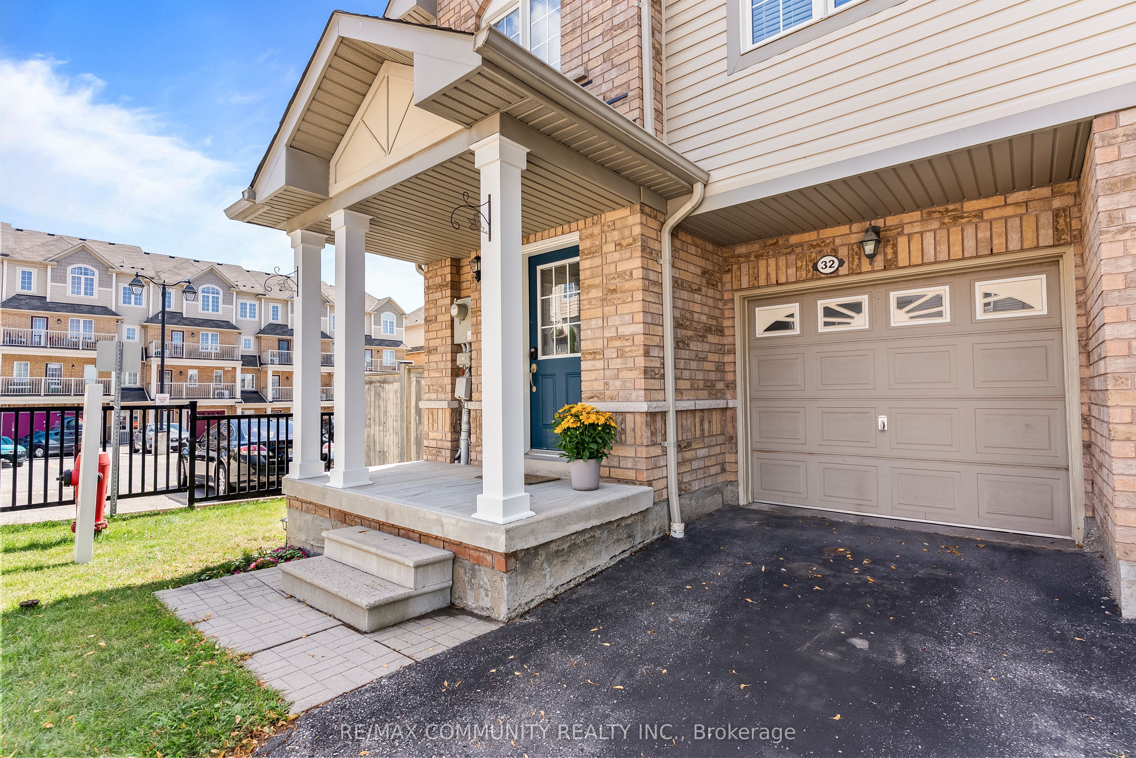 32 Bartolo Lane, Ajax, ON L1T 0C2 photo 3