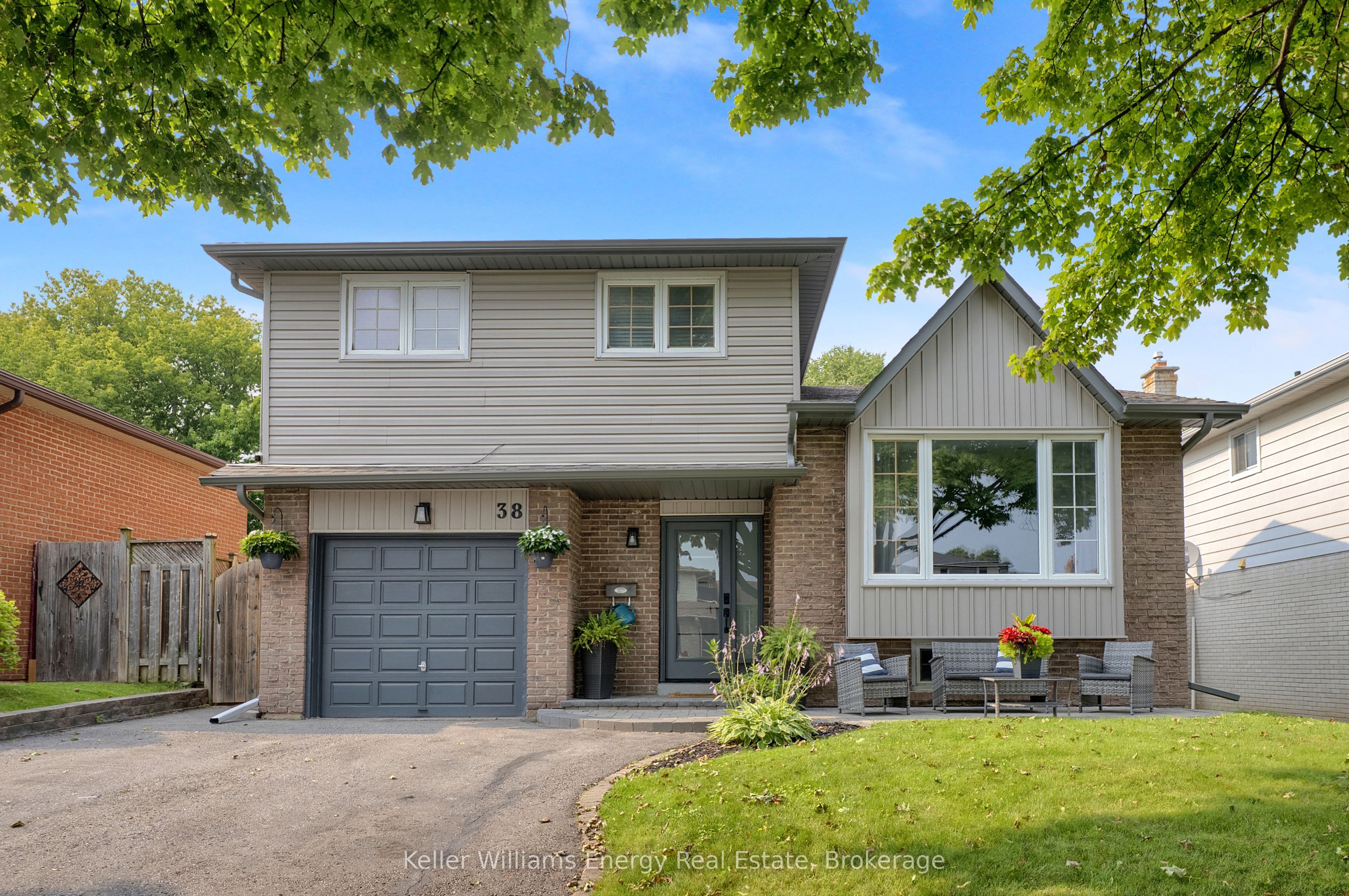 38 Spry Avenue, Clarington, ON L1C 3T5 photo 2