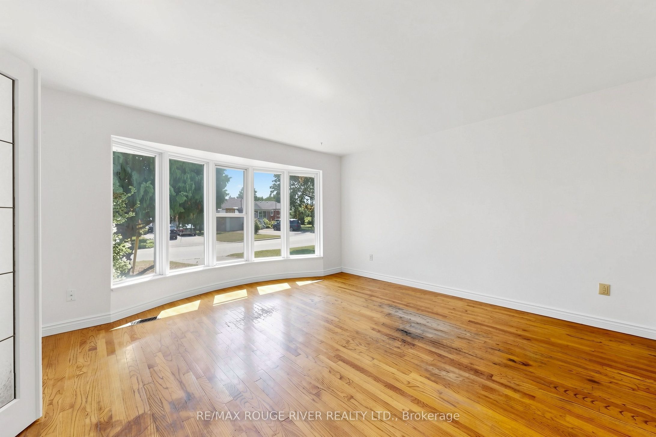 38 Lombardy Crescent, Toronto, ON M1K 4N8 photo 4