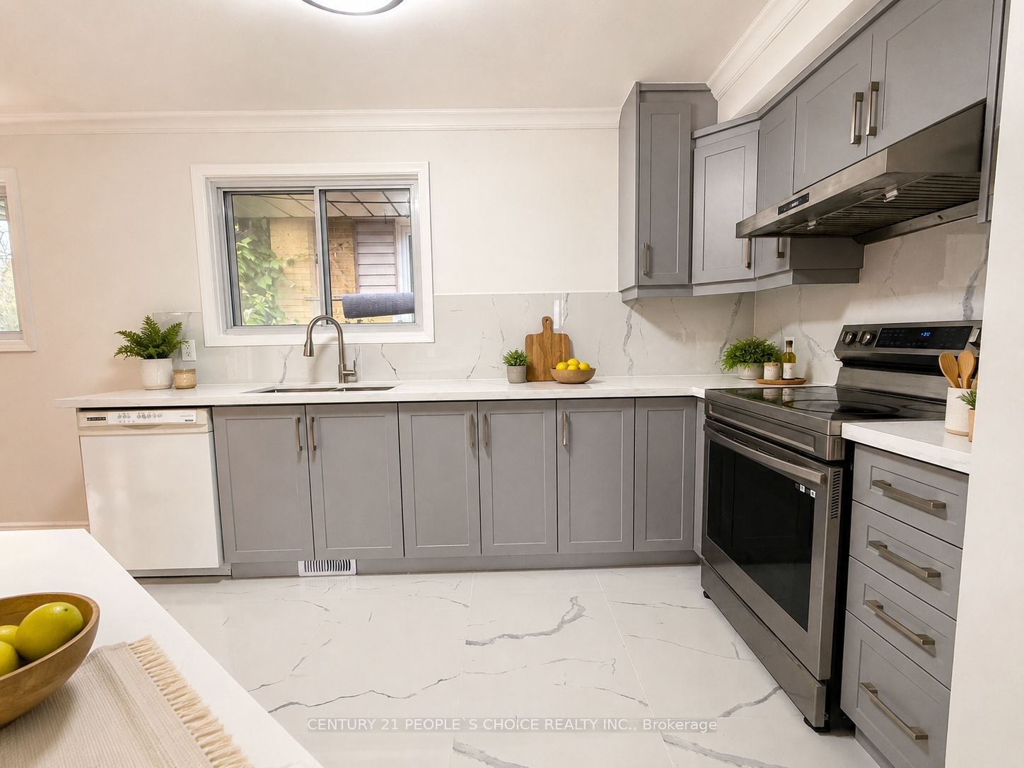 5 Mid Pines Road, Toronto, ON M1G 2L5 photo 3