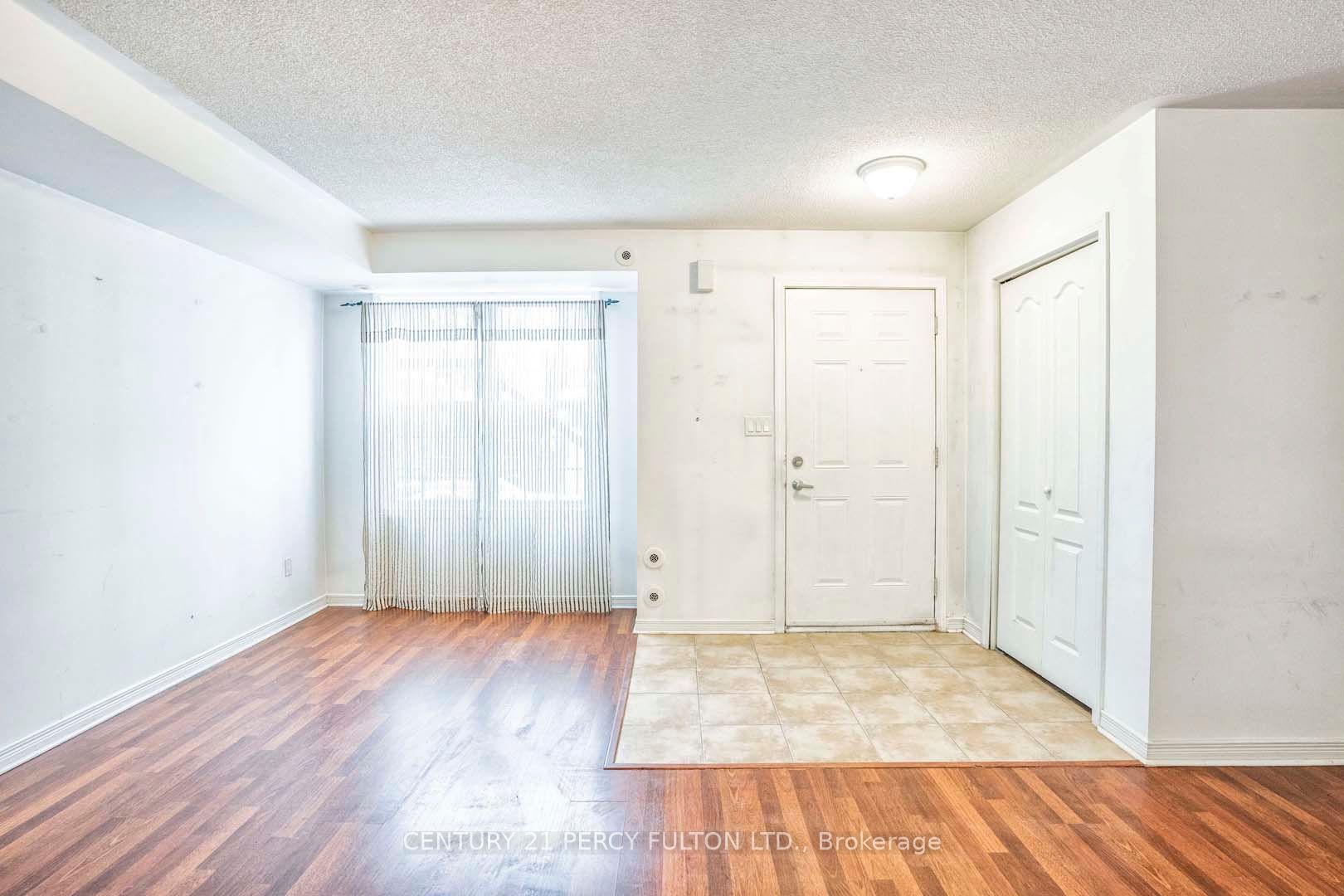 45 Strangford Lane 101, Toronto, ON M1L 0E5 photo 4