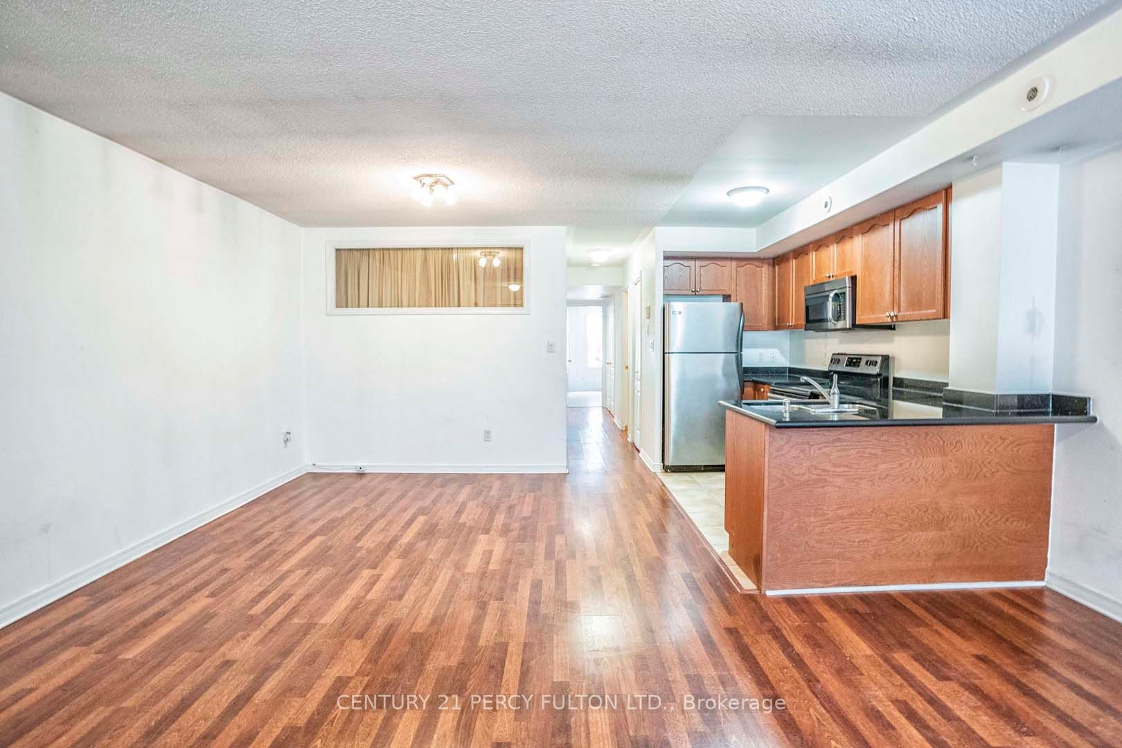 45 Strangford Lane 101, Toronto, ON M1L 0E5 photo 5