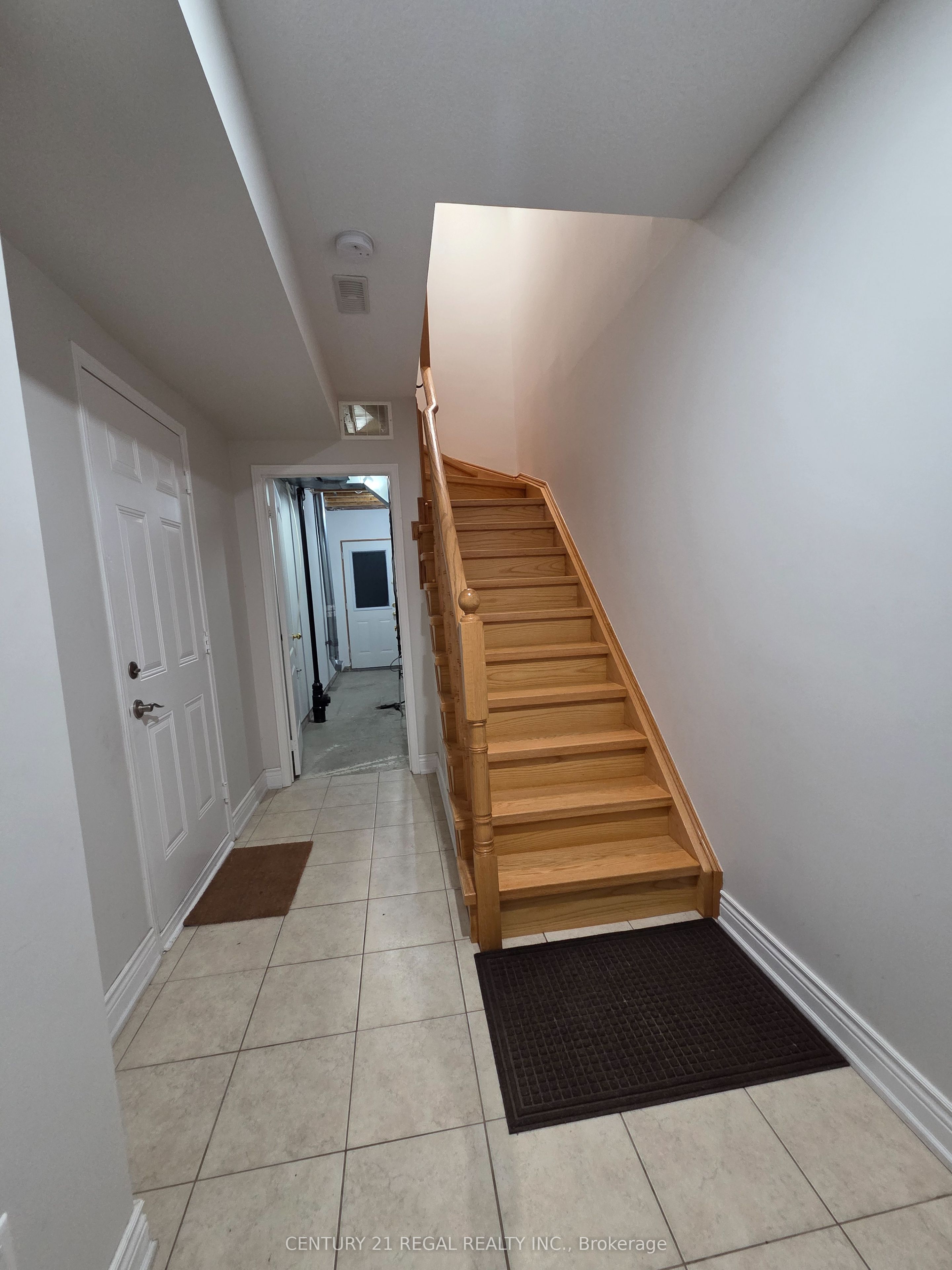 17 Vasto Lane Road, Toronto, ON M1M 1R2 photo 2