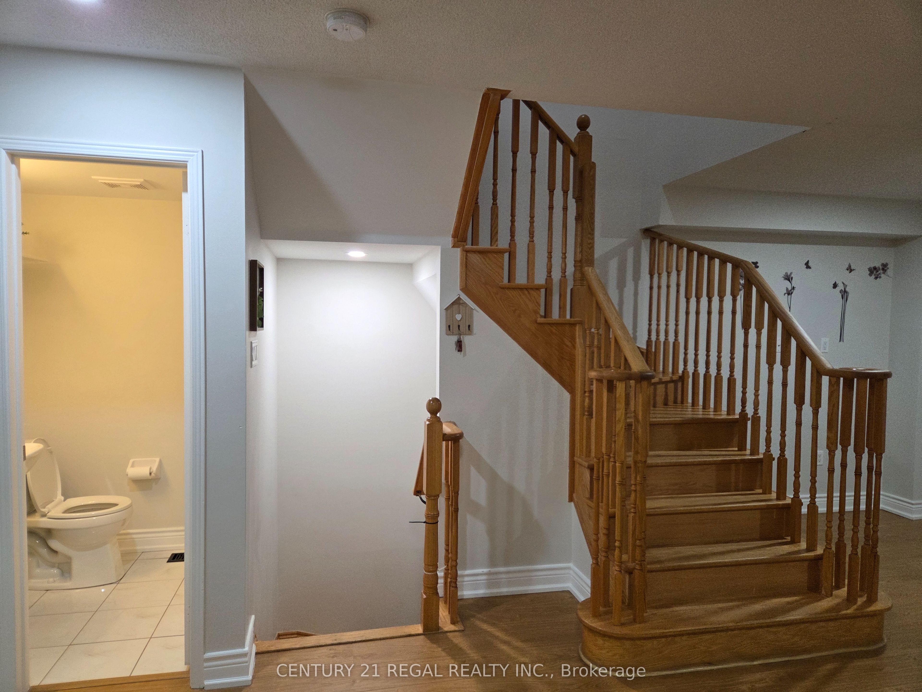 17 Vasto Lane Road, Toronto, ON M1M 1R2 photo 4