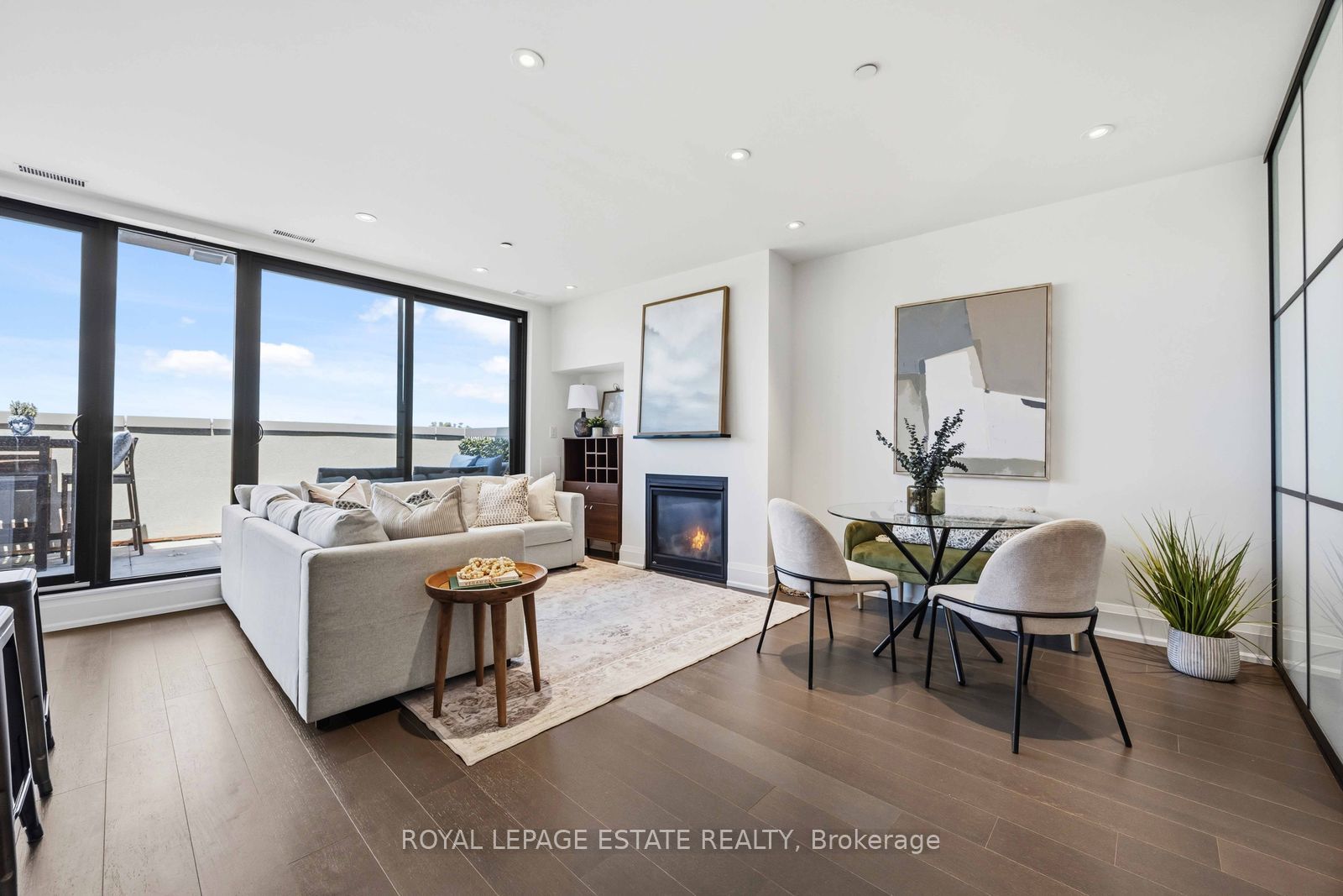 365 Beech Avenue 511, Toronto, ON M4E 0C2 photo 3