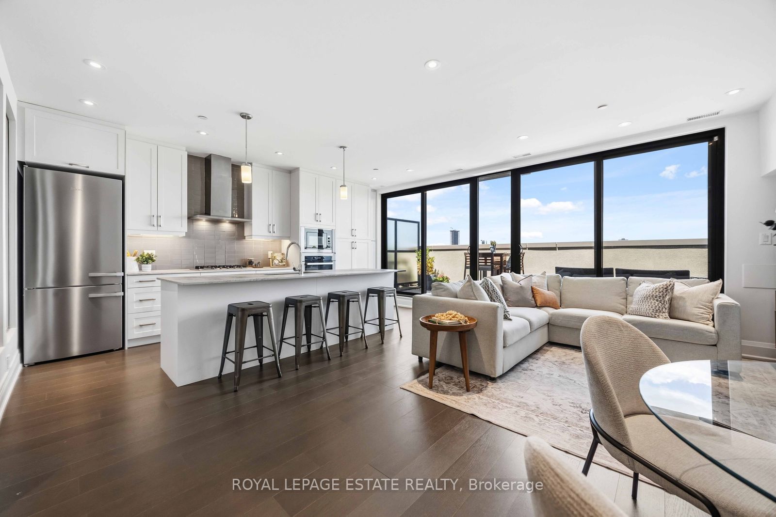 365 Beech Avenue 511, Toronto, ON M4E 0C2 photo 4