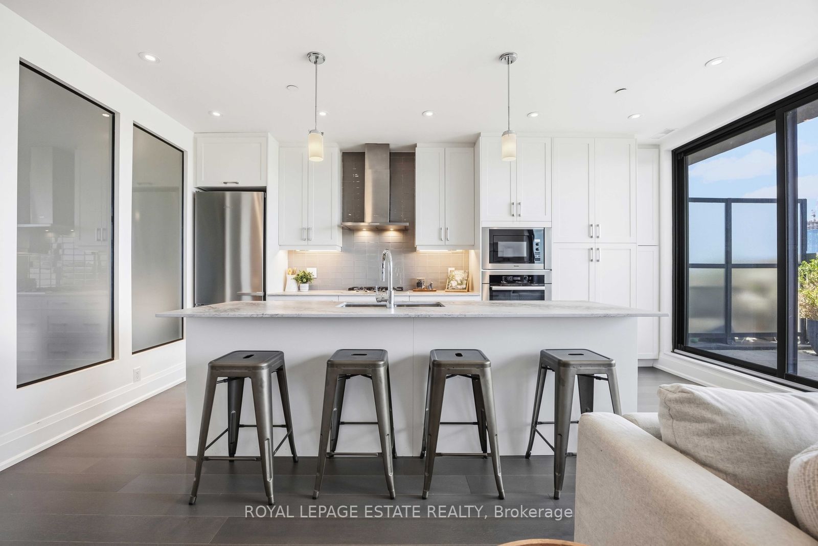 365 Beech Avenue 511, Toronto, ON M4E 0C2 photo 5