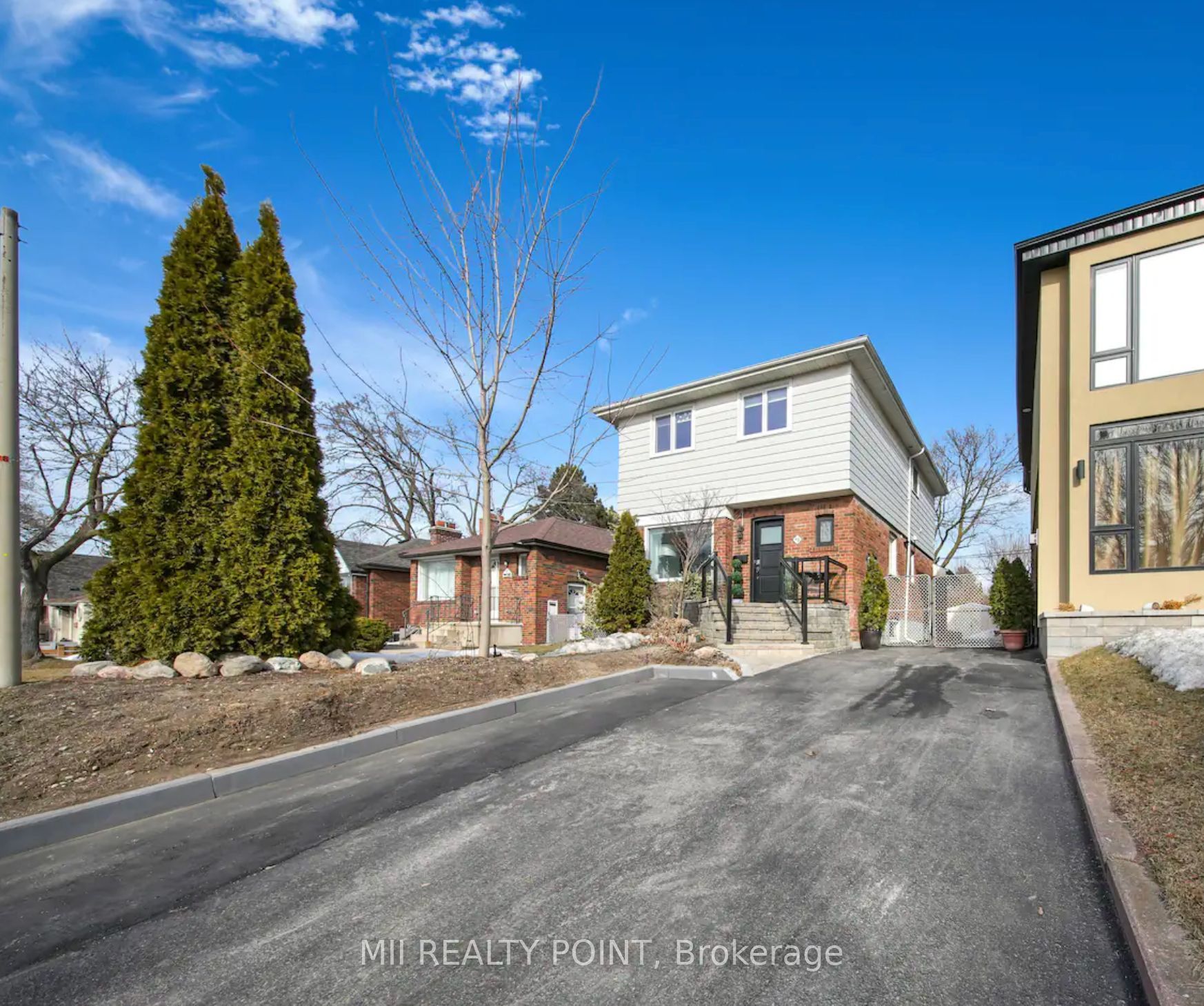 49 Manderley Drive Main, Toronto, ON M1N 3E8