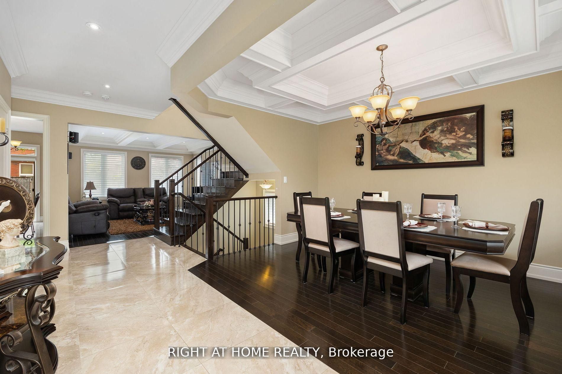 25 CHARTERHOUSE Drive N, Whitby, ON L1R 3R8 photo 4