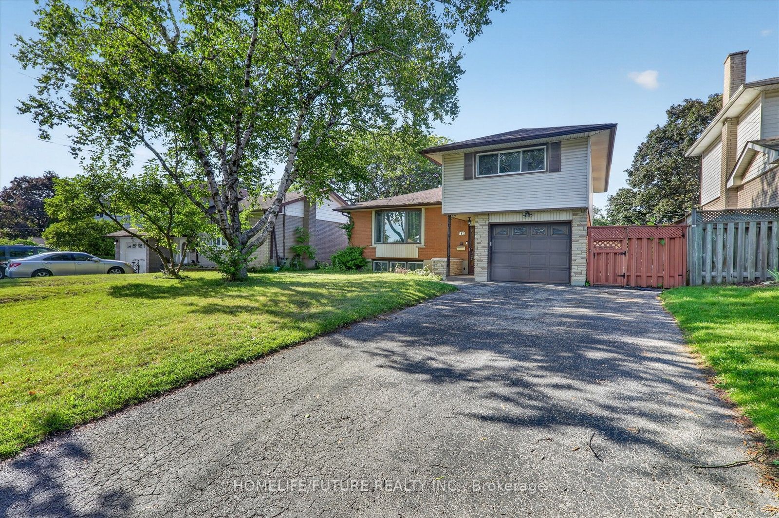 163 Labrador Drive, Oshawa, ON L1H 7E4 photo 2