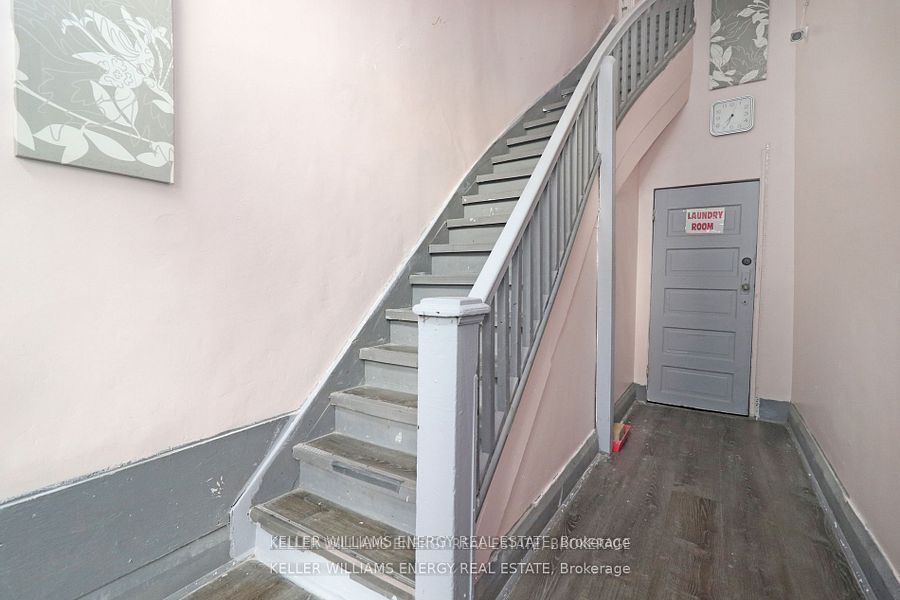 84 Simcoe Street N 1, Oshawa, ON L1G 4S2 photo 4