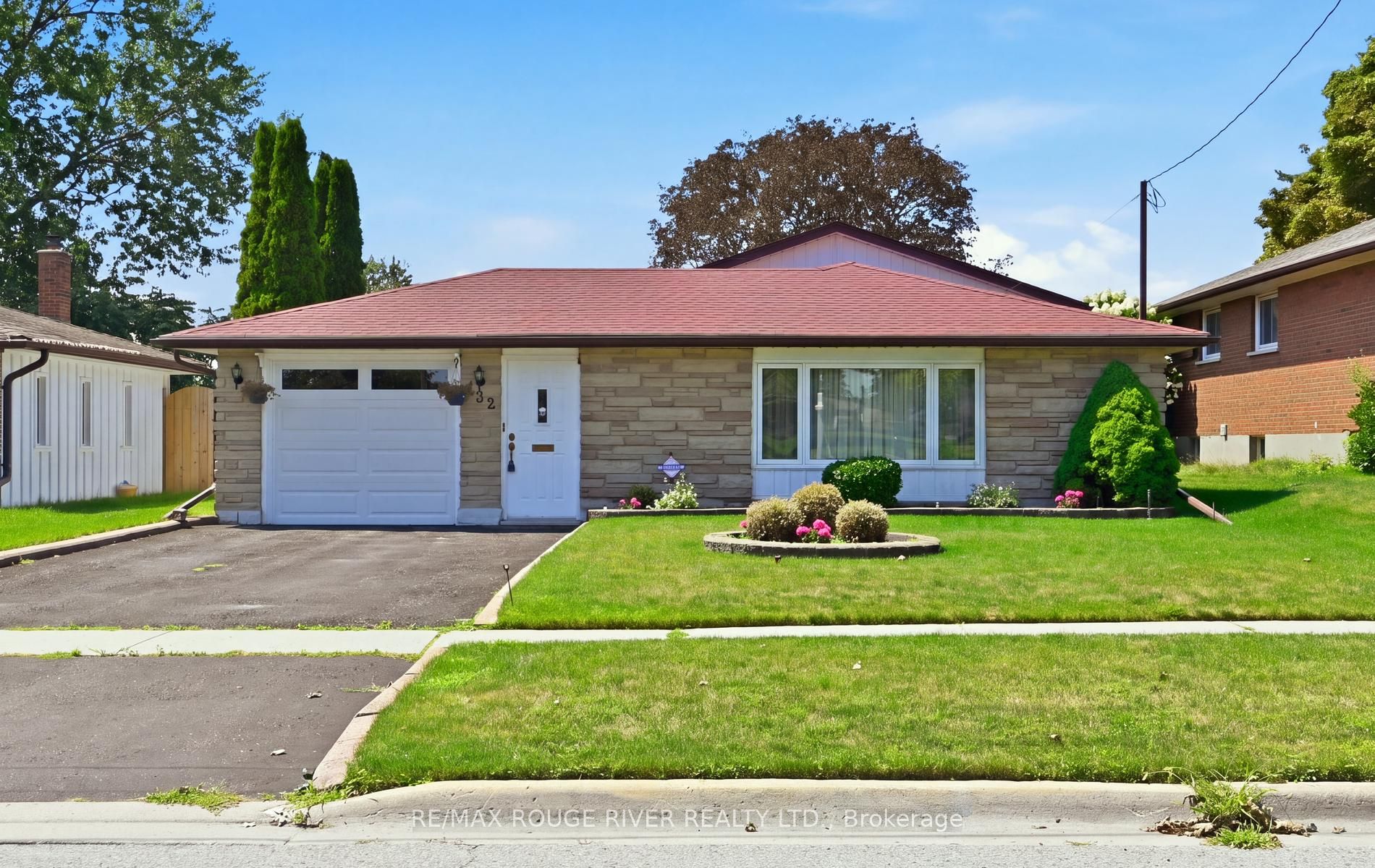132 Athabasca Street, Oshawa, ON L1H 7H8