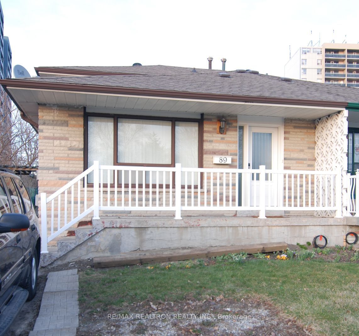 89 Dolly Varden Boulevard Main, Toronto, ON M1H 2K2