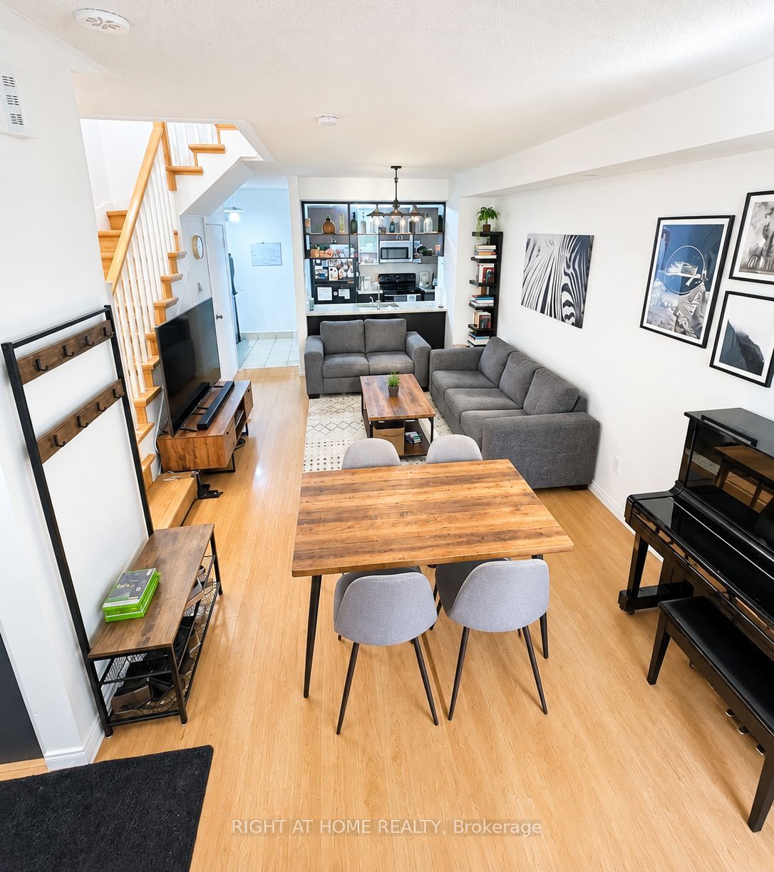 290 Village Green Square TH25, Toronto, ON M1S 0L1 photo 2