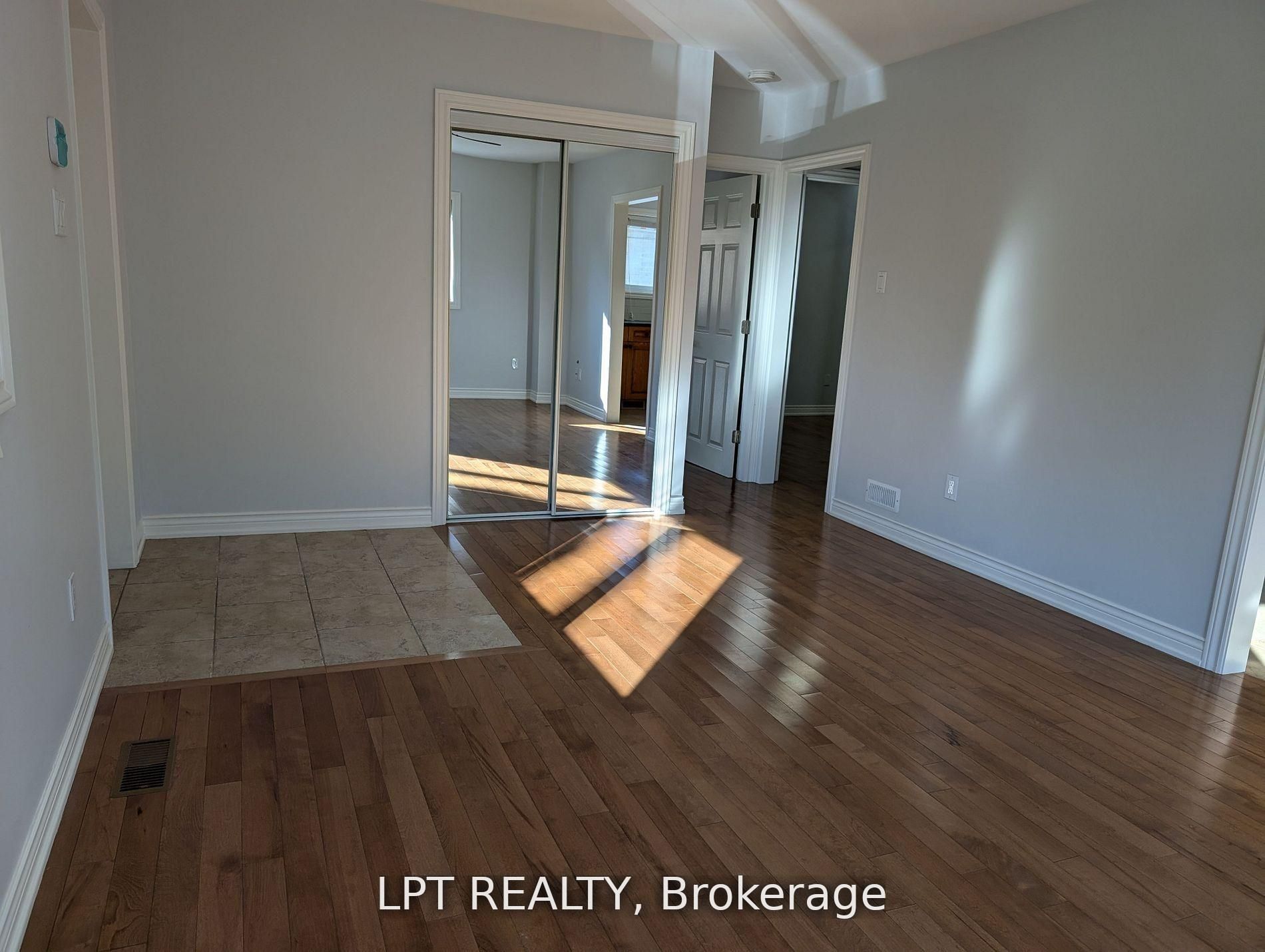 9 Atkinson Avenue Main, Toronto, ON M1E 4B6 photo 2