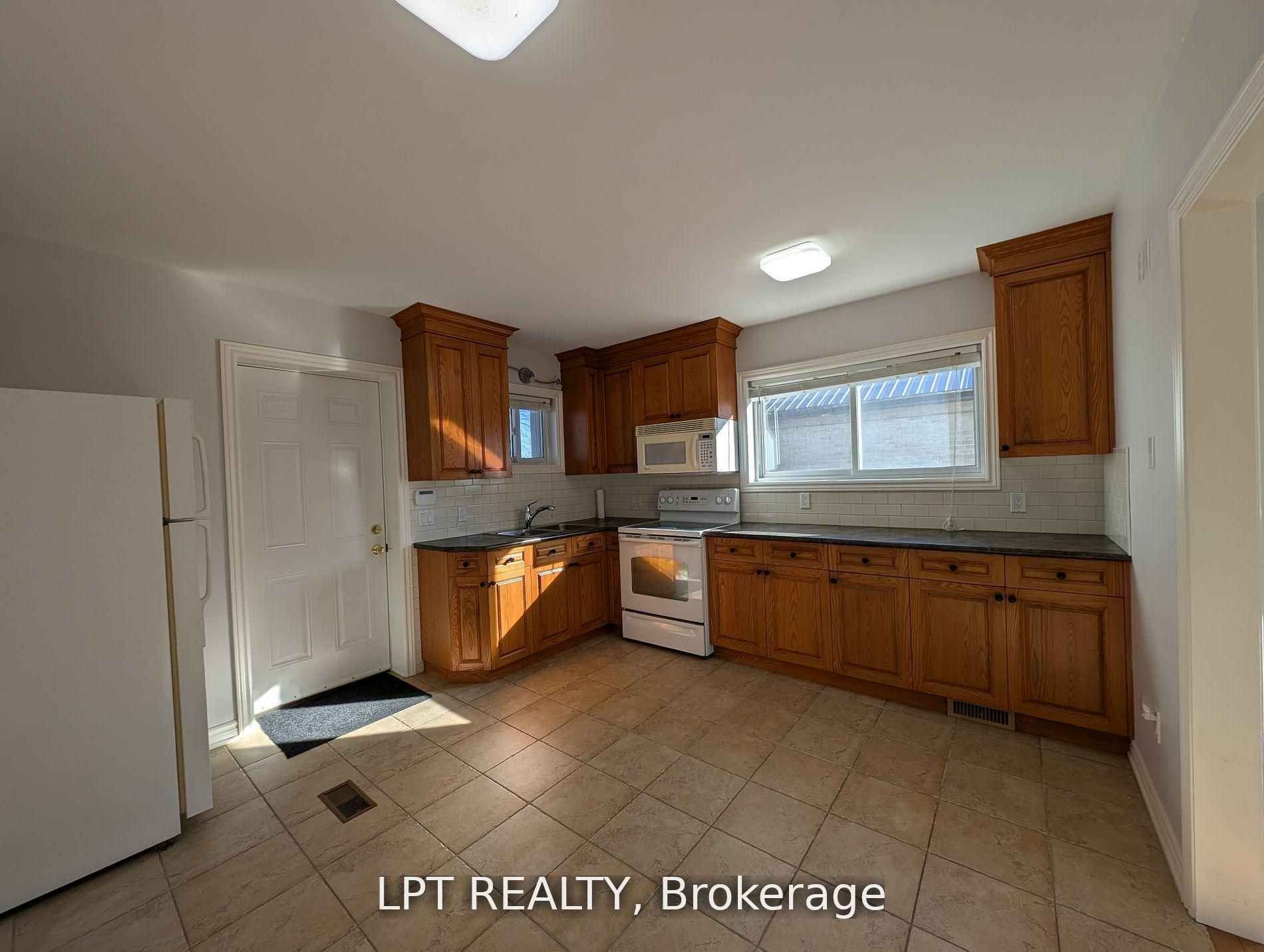 9 Atkinson Avenue Main, Toronto, ON M1E 4B6 photo 5