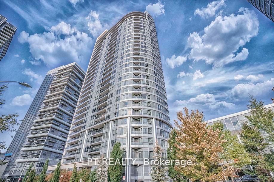 181 Village Green Square 812, Toronto, ON M1S 0K6