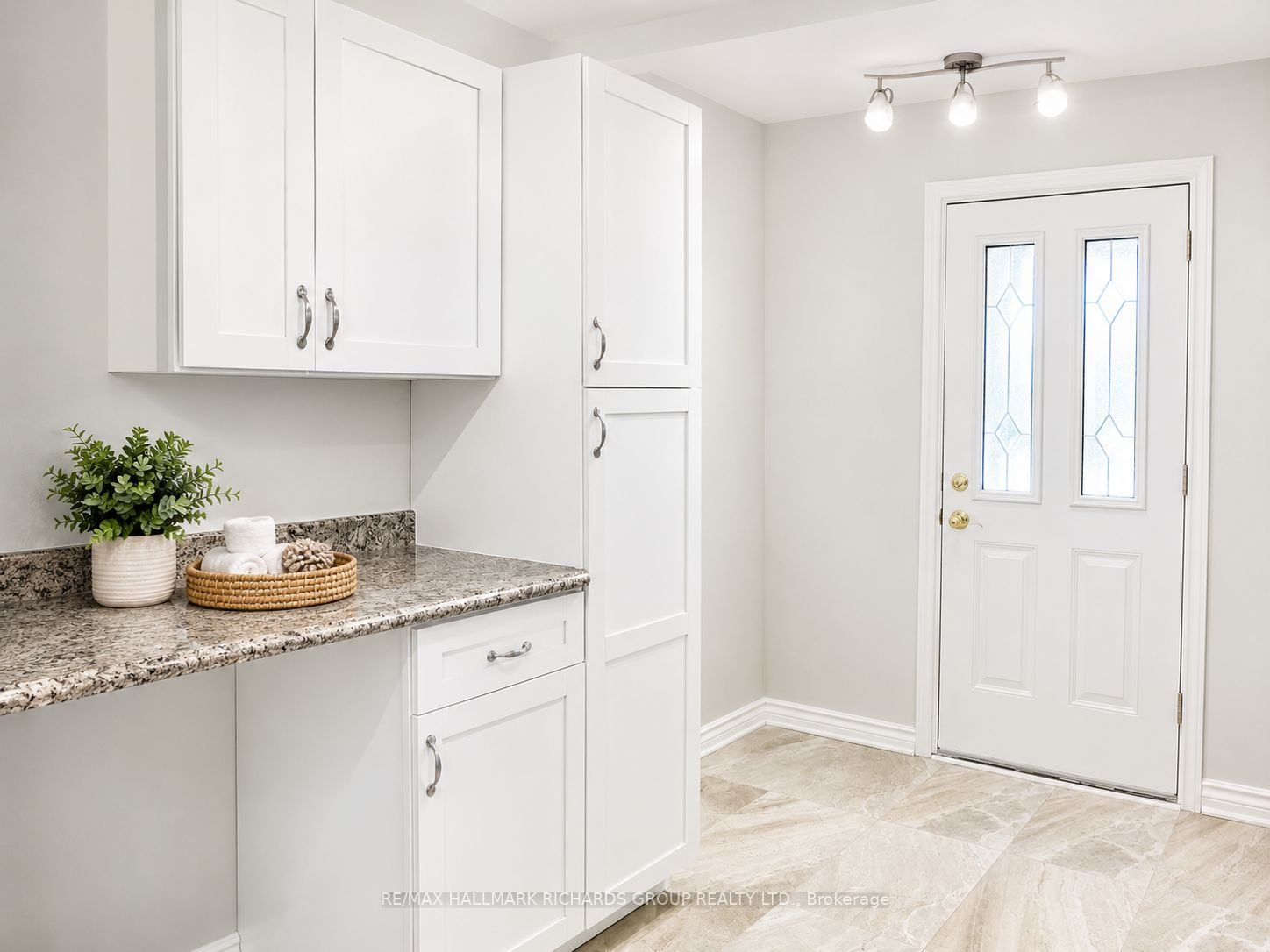 14 Glen Everest Road Upper, Toronto, ON M1N 1J3