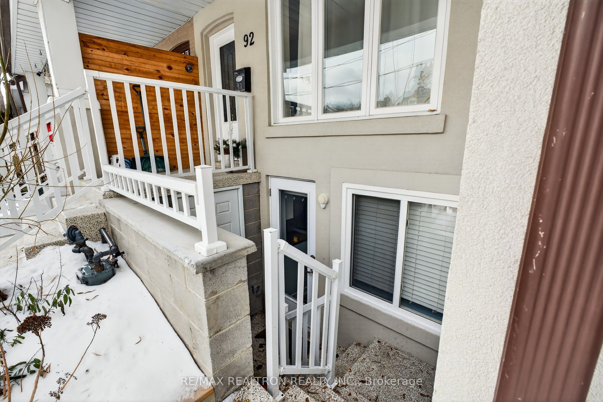 92 Donlands Avenue Bsmt, Toronto, ON M4J 3P1 photo 2
