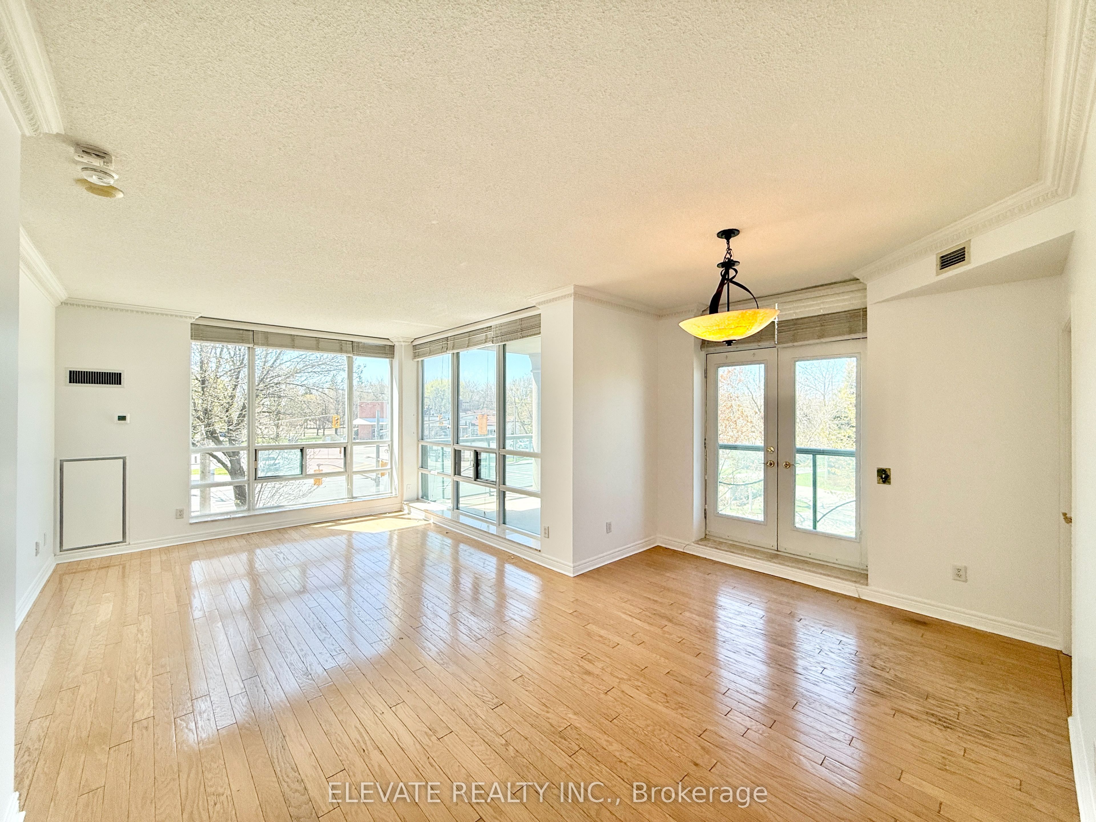9 Boardwalk Drive 217, Toronto, ON M4L 6T1 photo 3