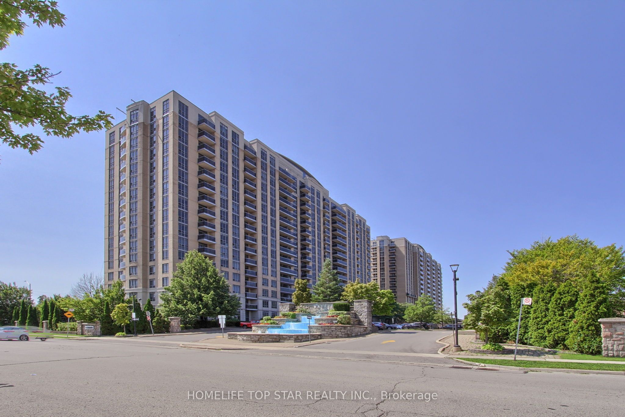 18 Mondeo Drive 1323, Toronto, ON M1P 5C8