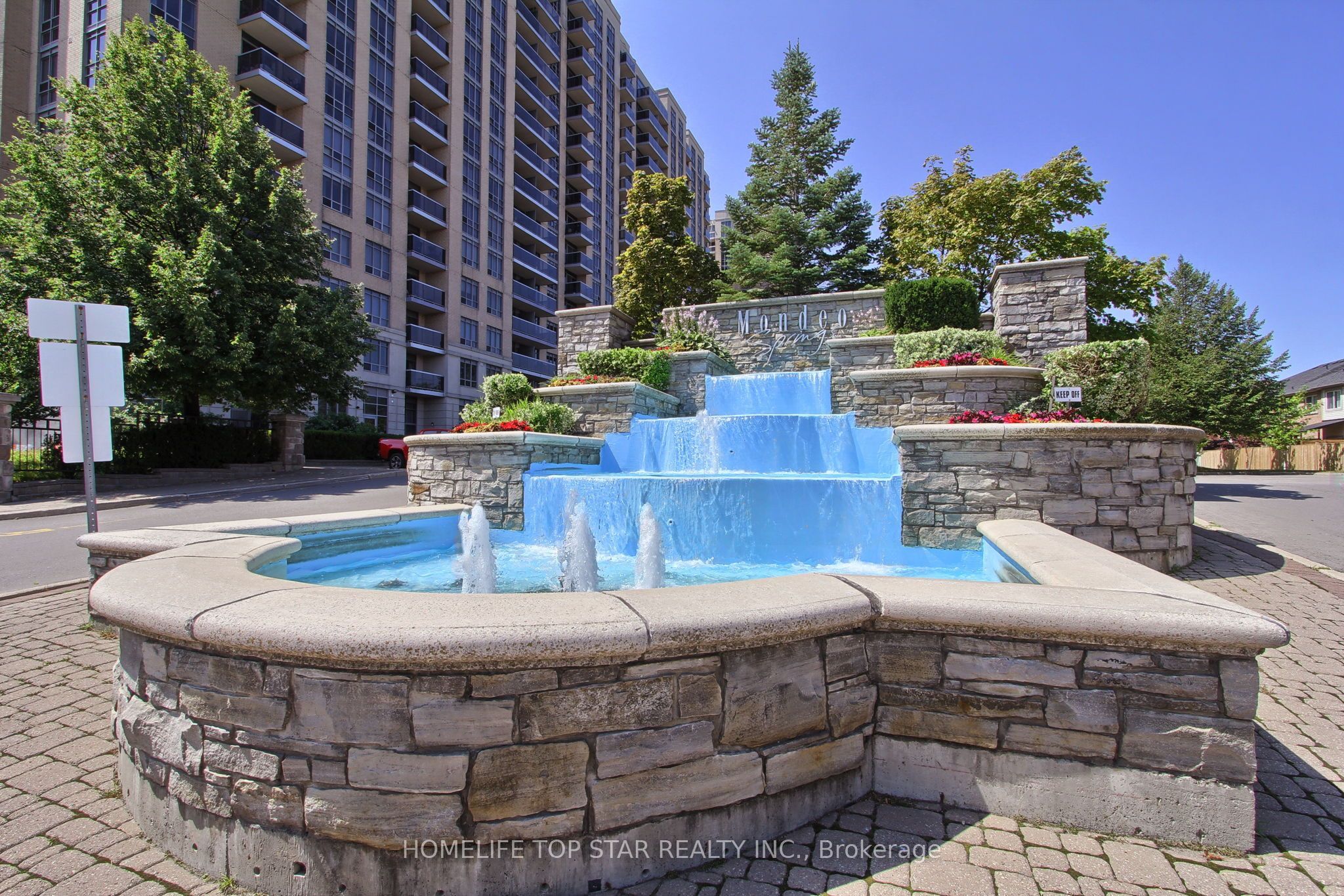 18 Mondeo Drive 1323, Toronto, ON M1P 5C8 photo 2