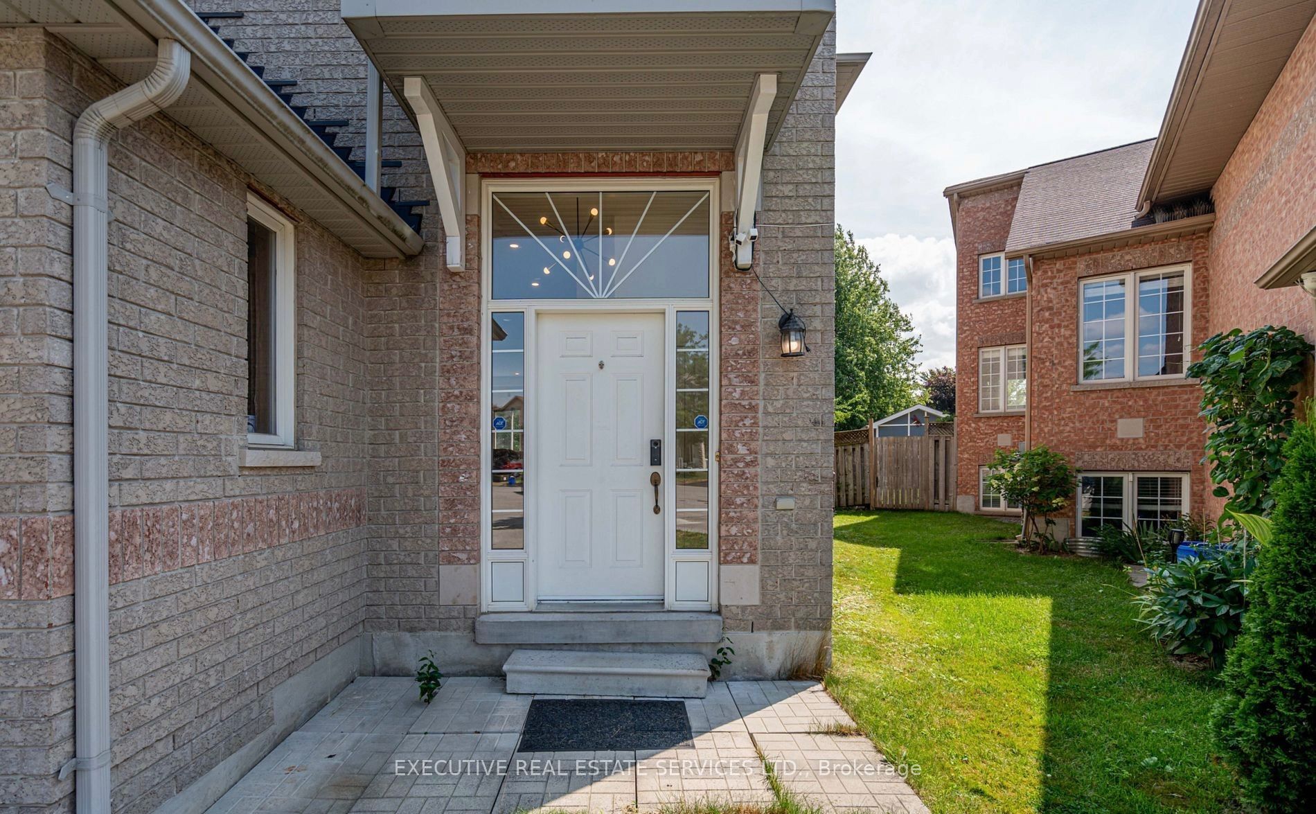 25 Dreamcrest Court, Whitby, ON L1R 3P7 photo 4