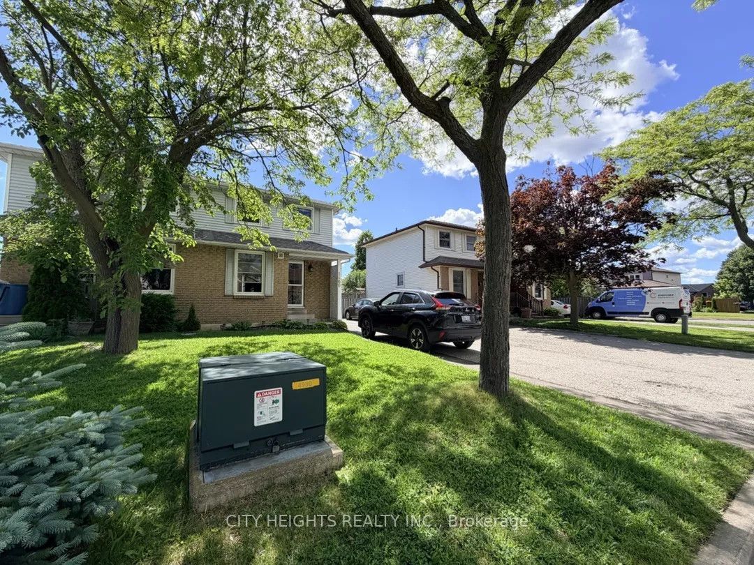 1460 O' Hara Court, Oshawa, ON L1J 8A7 photo 2