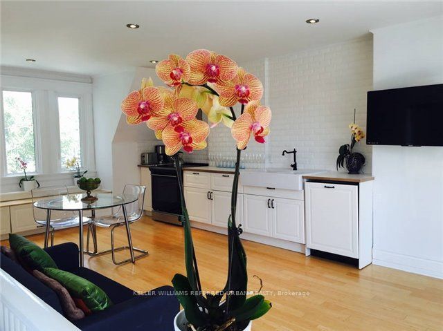 431 Kingston Road Main, Toronto, ON M4L 3S9 photo 2