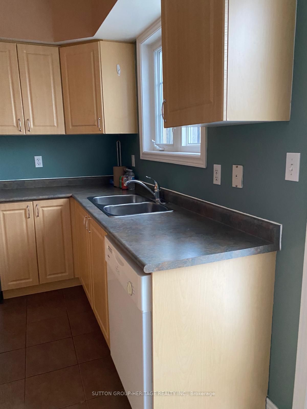 1250 St. Martins Drive W 12, Pickering, ON L1W 0A2 photo 5