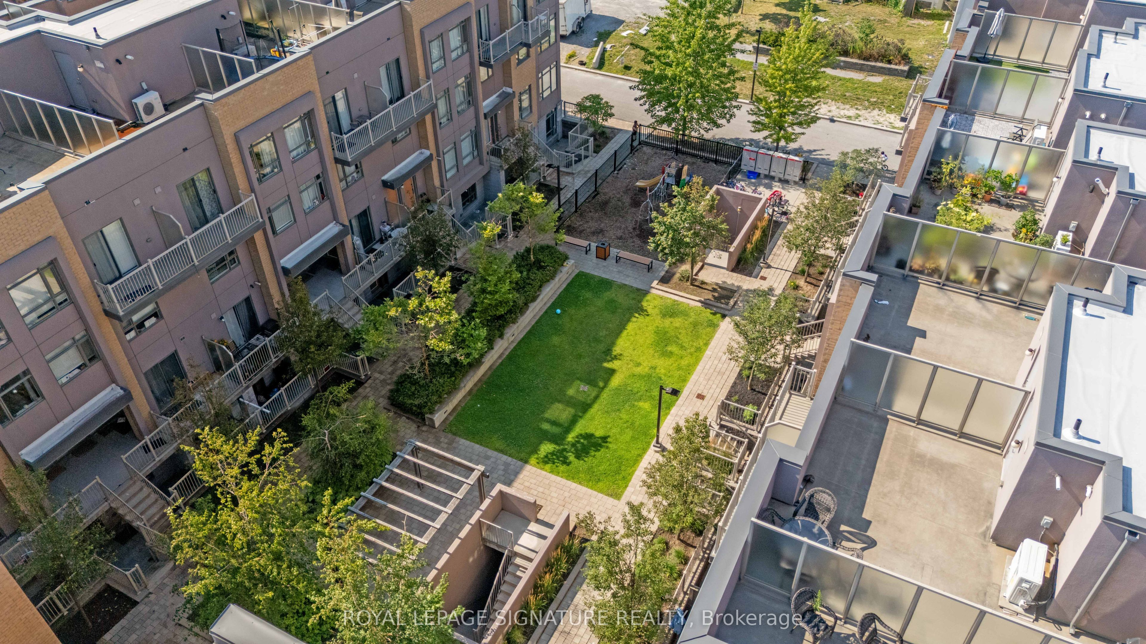 1070 Progress Avenue 311, Toronto, ON M5N 2E2 photo 2