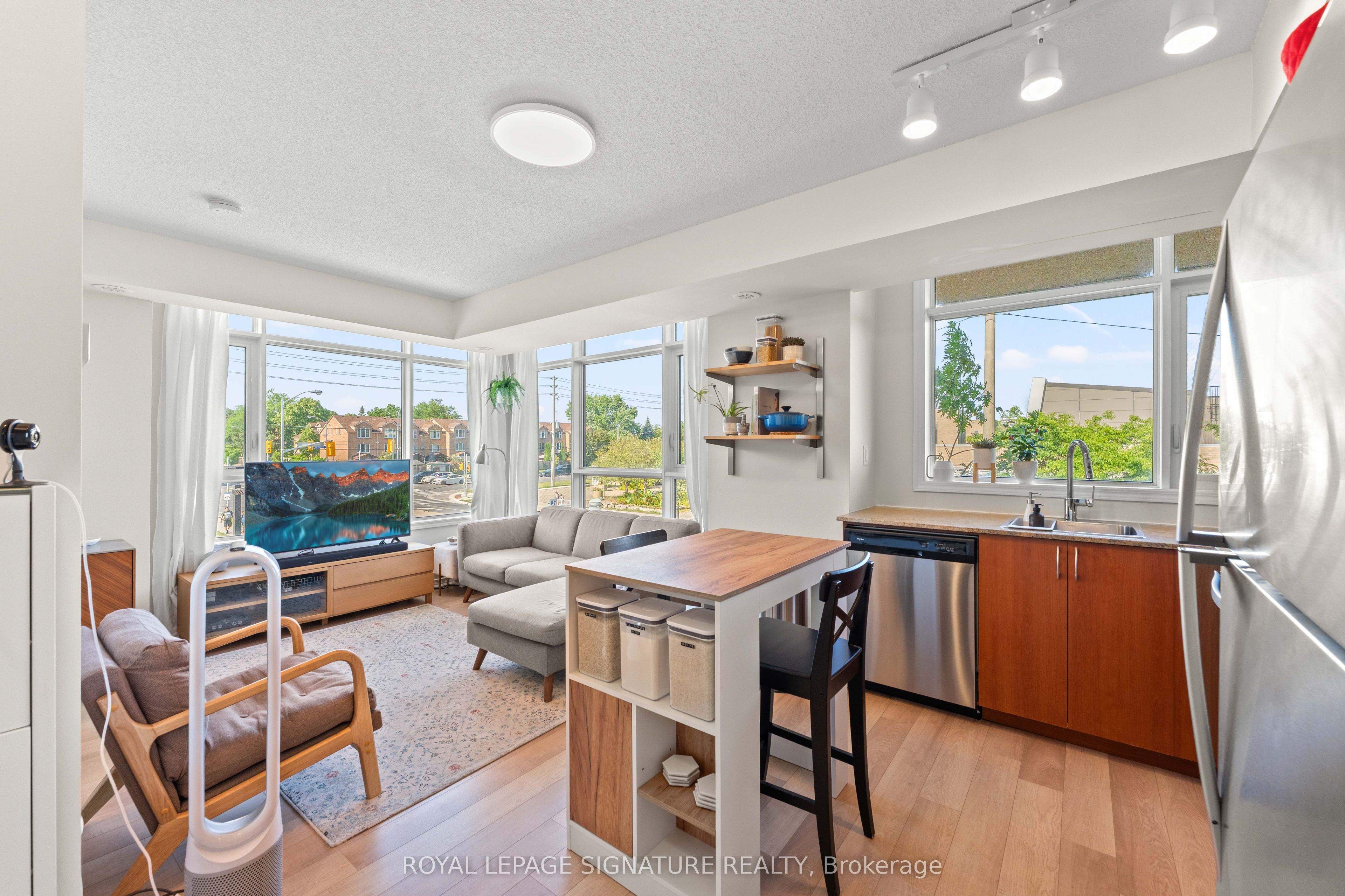 1070 Progress Avenue 311, Toronto, ON M5N 2E2 photo 4