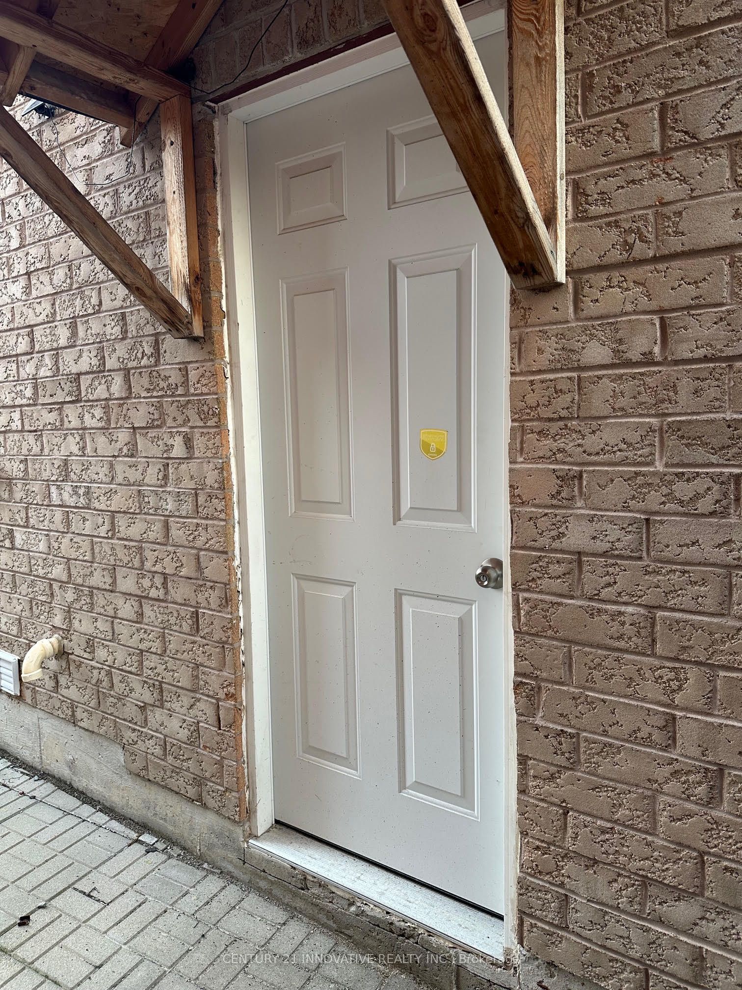 14 Whitbread Crescent, Ajax, ON L1Z 0E3 photo 2