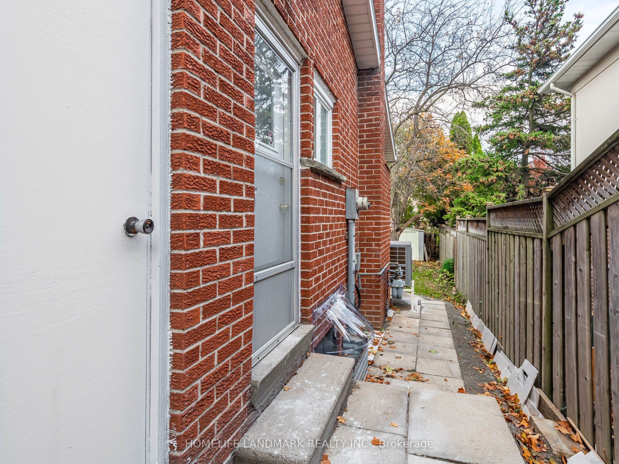 58 Deerbrook Trail N Basement Room C, Toronto, ON M1W 1V4 photo 2