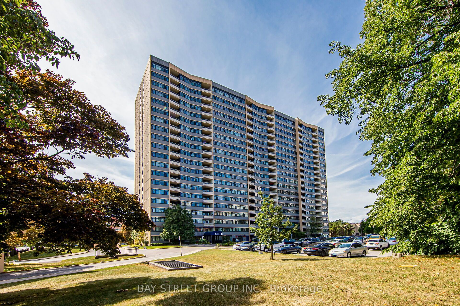 2050 Bridletowne Circle 1712, Toronto, ON M1W 2V5