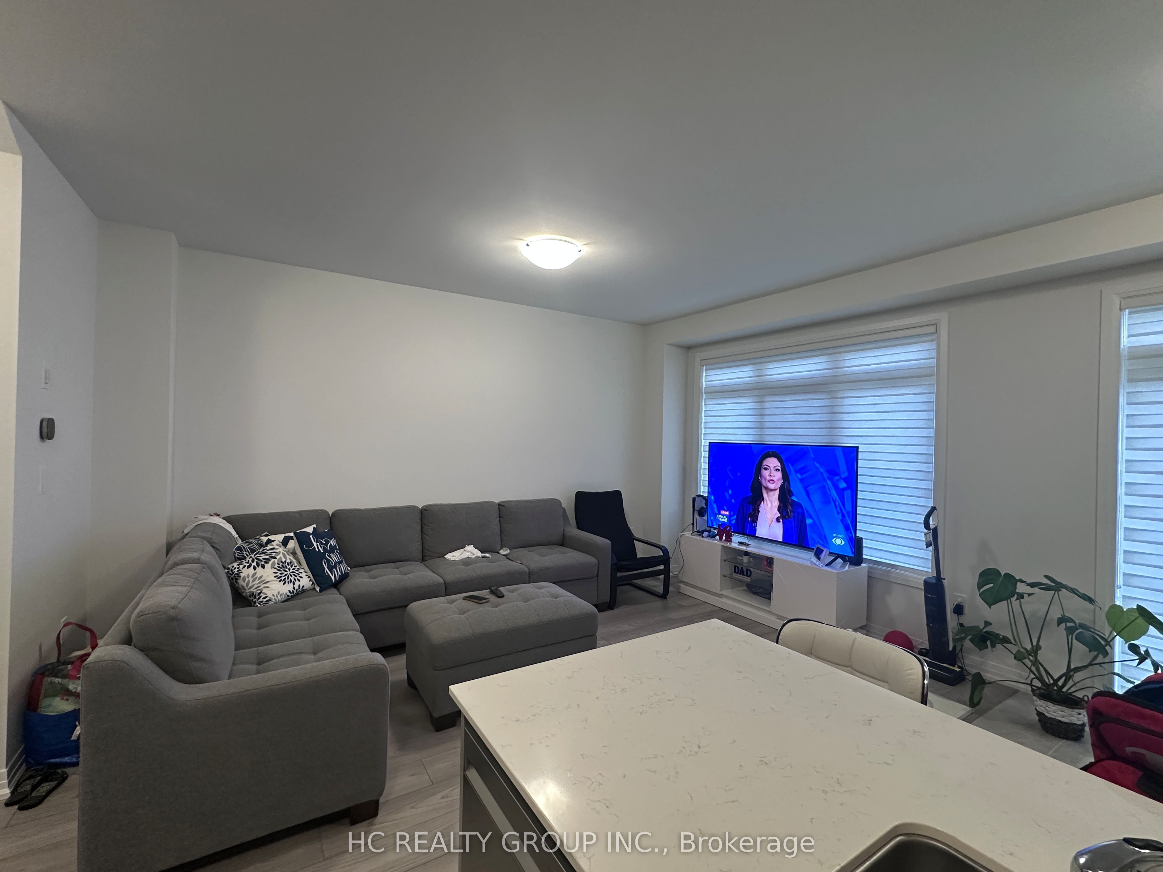 1018 Valhalla Terrace, Pickering, ON L1X 0P8 photo 5