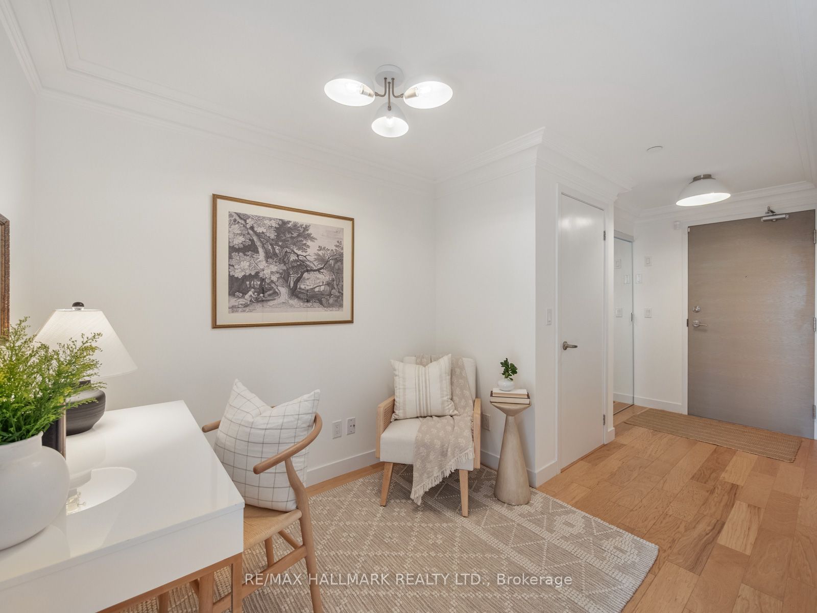 2055 Danforth Avenue 414, Toronto, ON M4C 1J8 photo 4