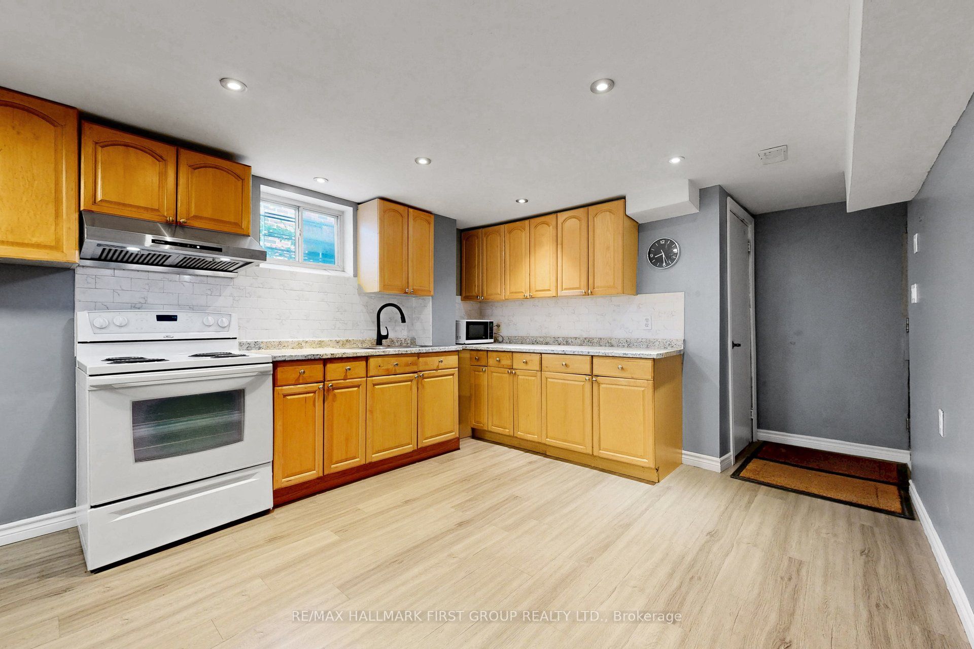 33 Robbinstone Drive Basement, Toronto, ON M1B 2C4 photo 5