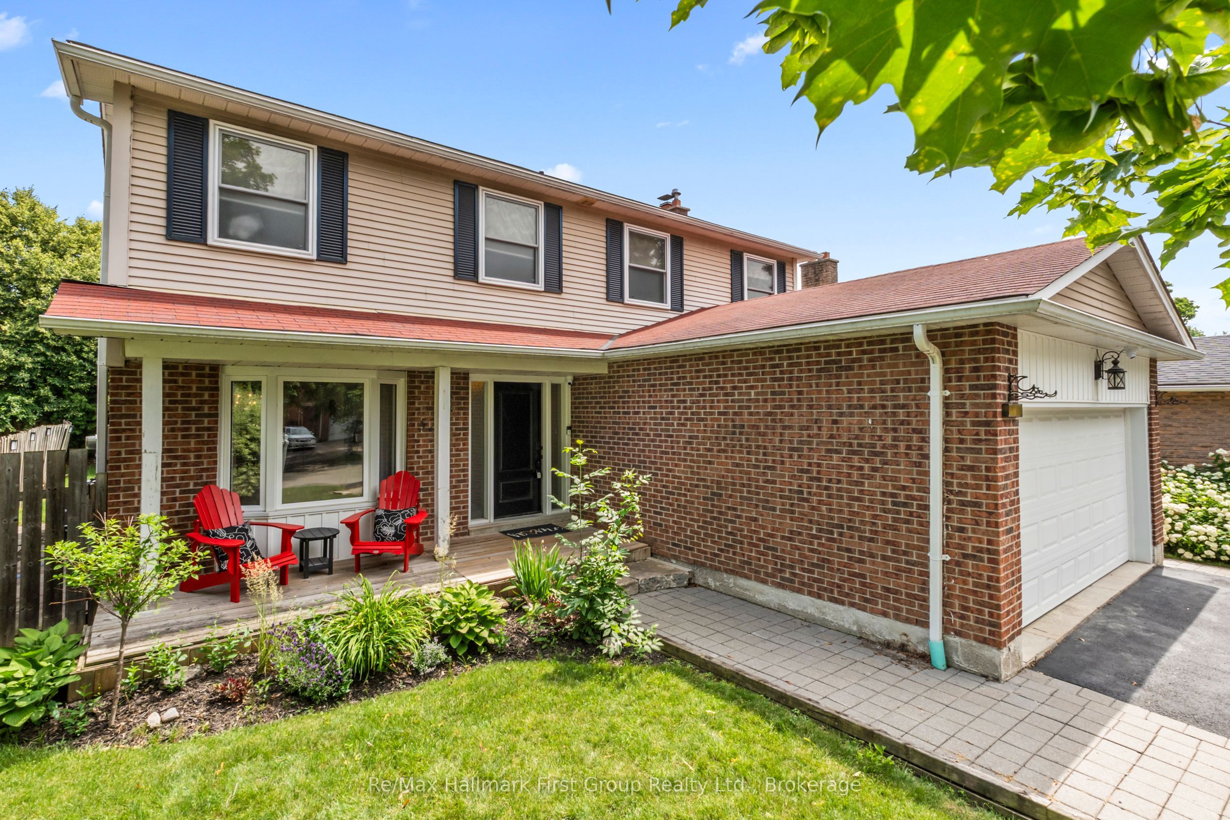 523 Reynolds Street, Whitby, ON L1N 6H4 photo 3